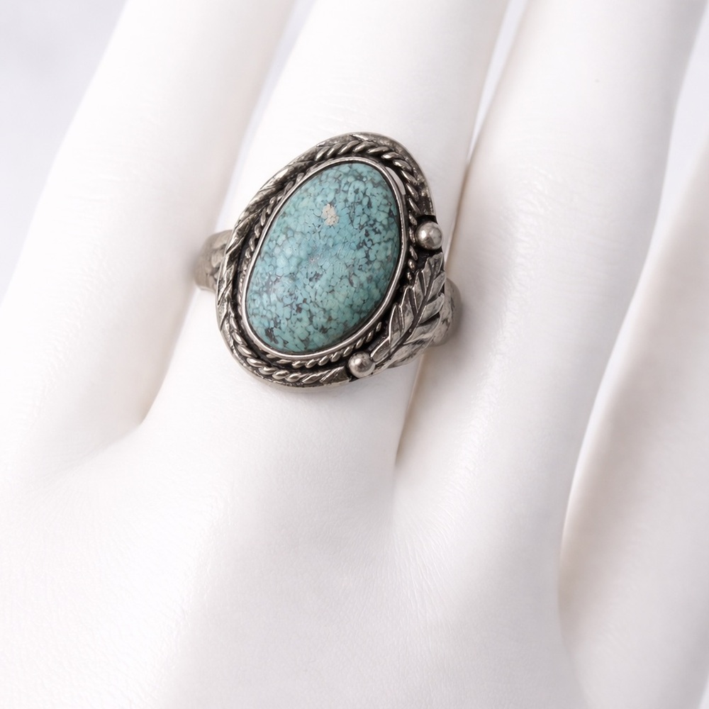💍 Turquoise Oval Statement Ring | Silver Tone | Size 4.5